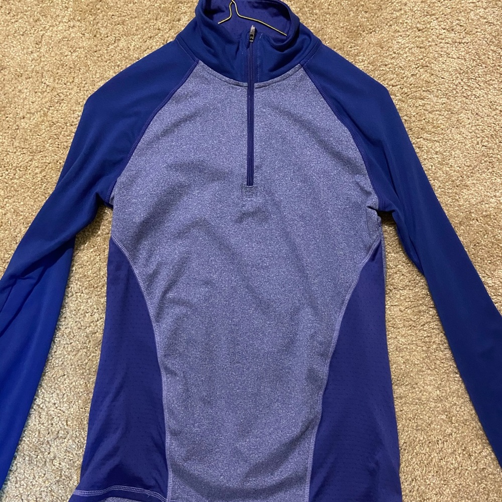 Athletic half zip size small.